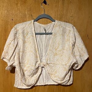 Crop Top Shirt from Valija, in good condition.